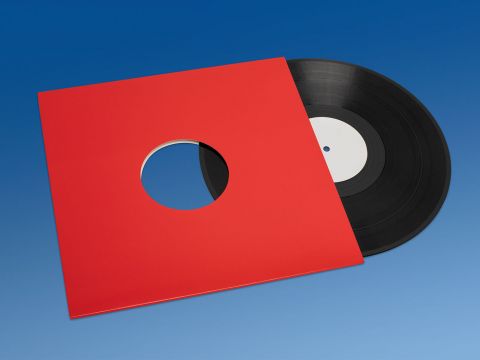 Kartonnen platenhoezen, rood met gaten
